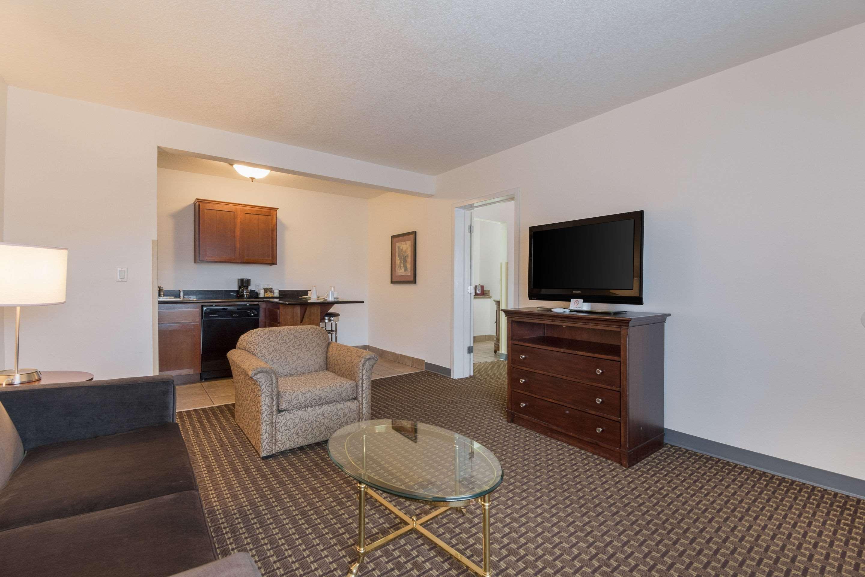 Quality Inn & Suites Airport Portland Exterior foto