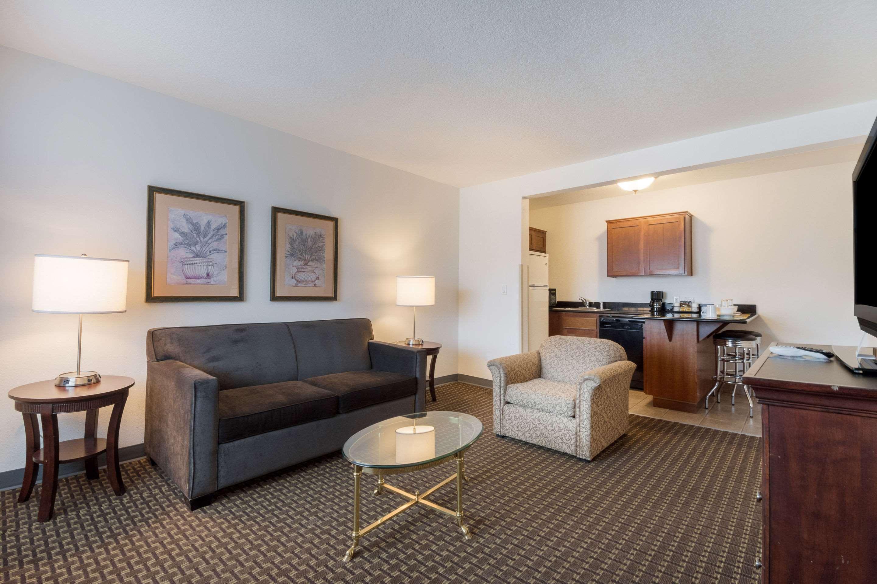 Quality Inn & Suites Airport Portland Exterior foto