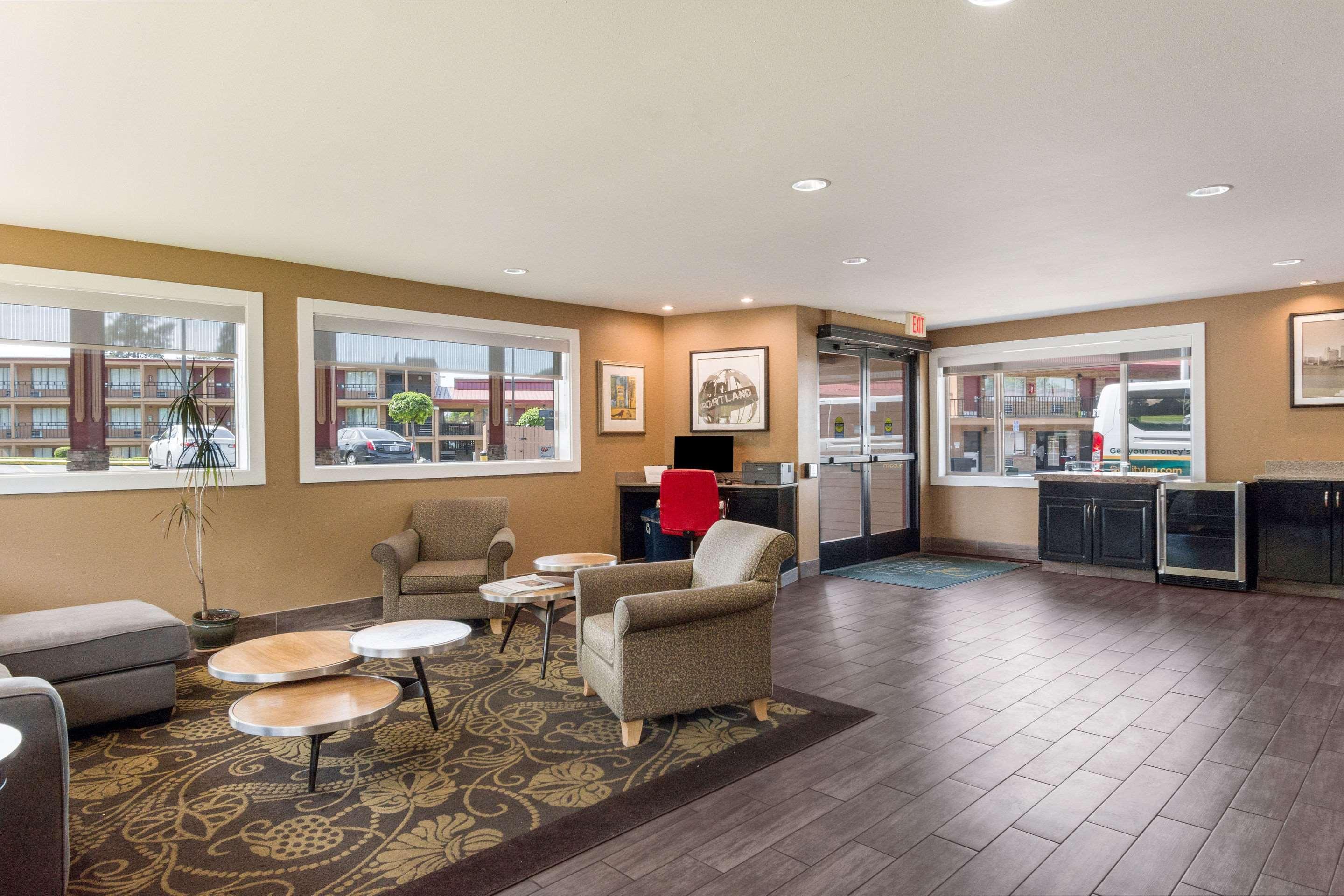 Quality Inn & Suites Airport Portland Exterior foto