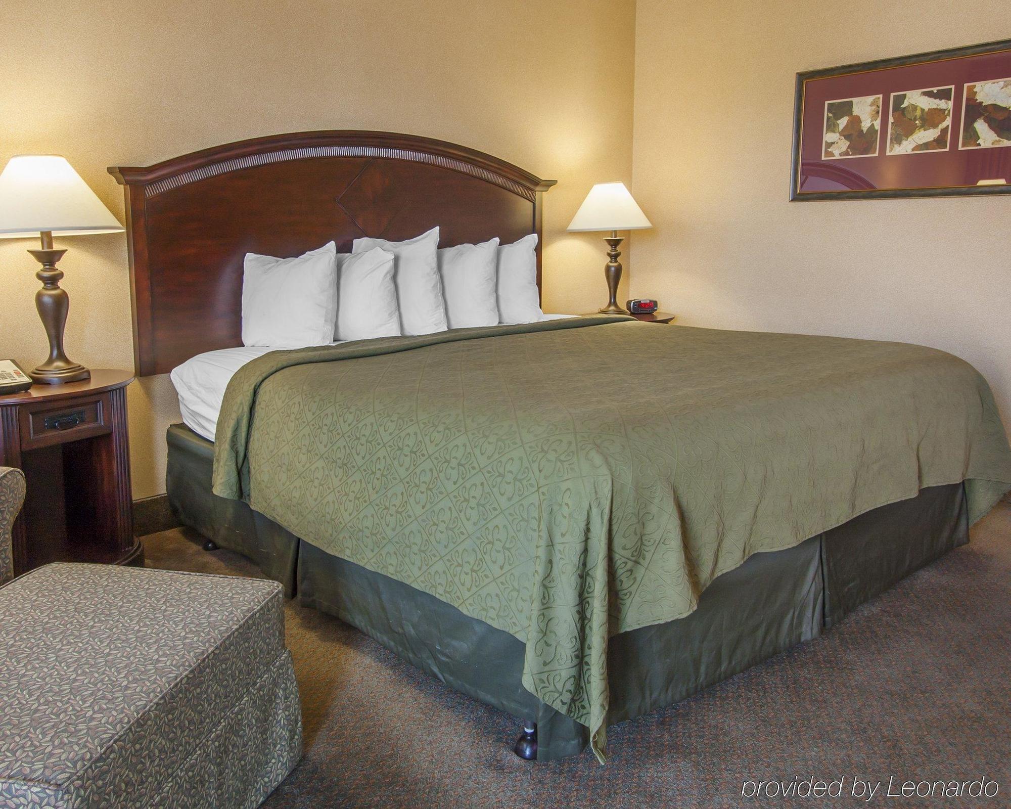Quality Inn & Suites Airport Portland Exterior foto